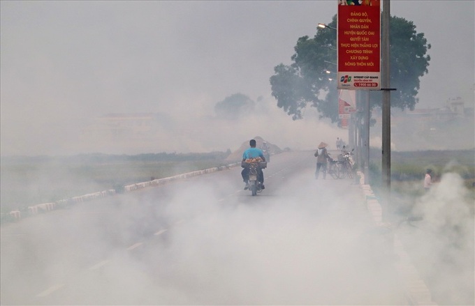 Straw burning worsens Hanoi air pollution - 8