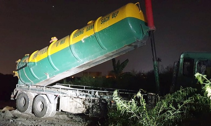 Environmental company's trucks caught dumping waste illegally - 1 Environmental company's trucks caught dumping waste illegally - 1