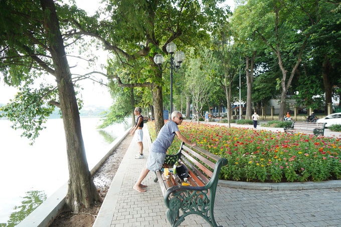 Facelift for Hoan Kiem Lake nears completion - 5 Facelift for Hoan Kiem Lake nears completion - 5