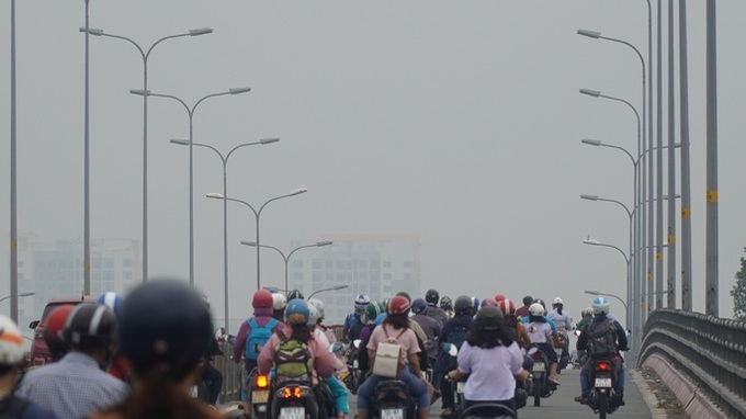 HCM City covered in smog as pollution worsens - 2 HCM City covered in smog as pollution worsens - 2