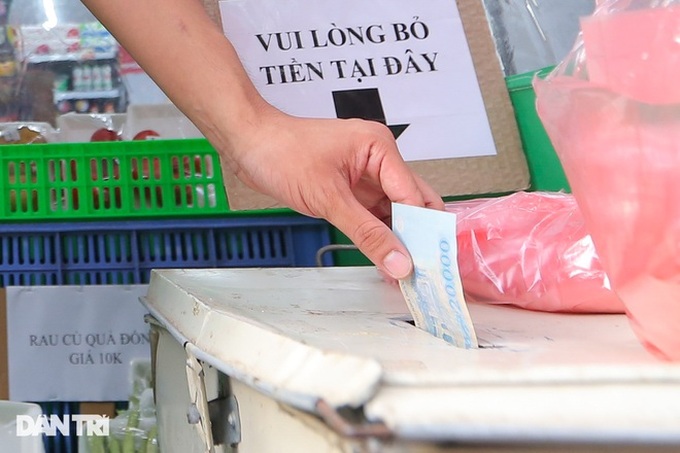Grocery kiosks without sellers launched in Hanoi - 4 Grocery kiosks without sellers launched in Hanoi - 4