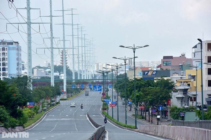 Troops deployed as HCM City tightens Covid-19 prevention rules - 9 Troops deployed as HCM City tightens Covid-19 prevention rules - 9