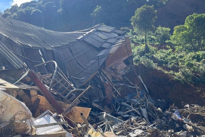 Dozens evacuated in Son La due to landslide threats - 1