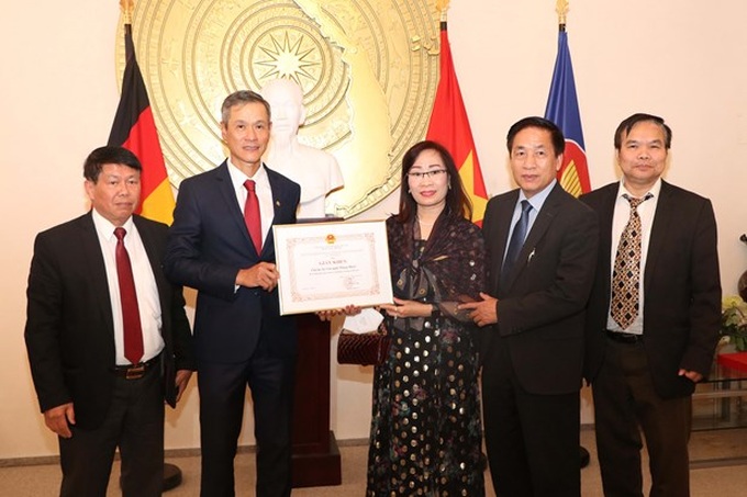 Outstanding overseas Vietnamese in Germany honoured - 1 Outstanding overseas Vietnamese in Germany honoured - 1