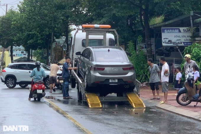 Binh Duong streets severely submerged following rain - 7 Binh Duong streets severely submerged following rain - 7