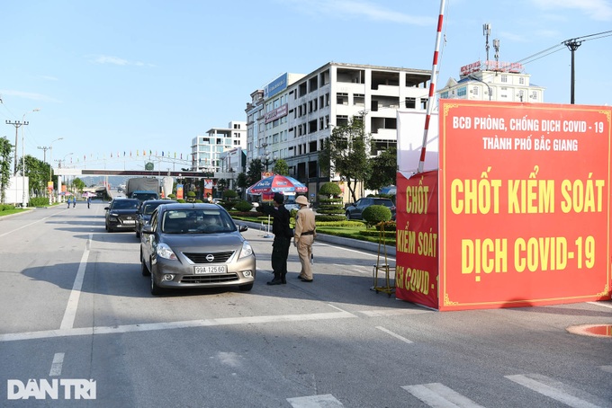 Bac Giang City deserted amid pandemic lockdown - 6