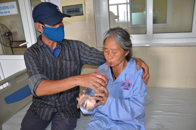 Mother and daughter facing cancer need help - 1