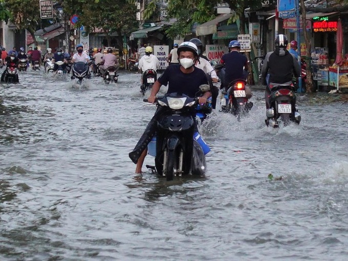 HCM City to face serious flood tides - 1