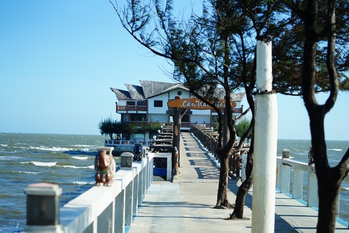 HCM City luxury hotels, resorts collect Covid-19 quarantine fees - 1