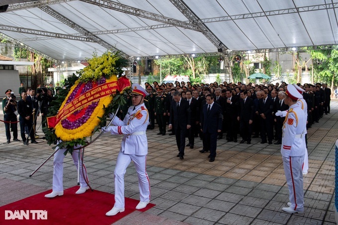 Senior Vietnamese leaders pay respects to Party General Secretary Nguyen Phu Trong - 3 Senior Vietnamese leaders pay respects to Party General Secretary Nguyen Phu Trong - 3