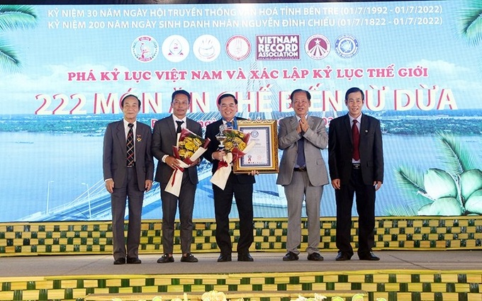 Ben Tre set World Record with 222 coconut-based dishes - 1