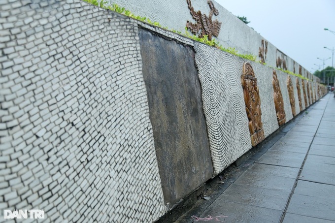 Hanoi ceramic road severely deteriorated - 6