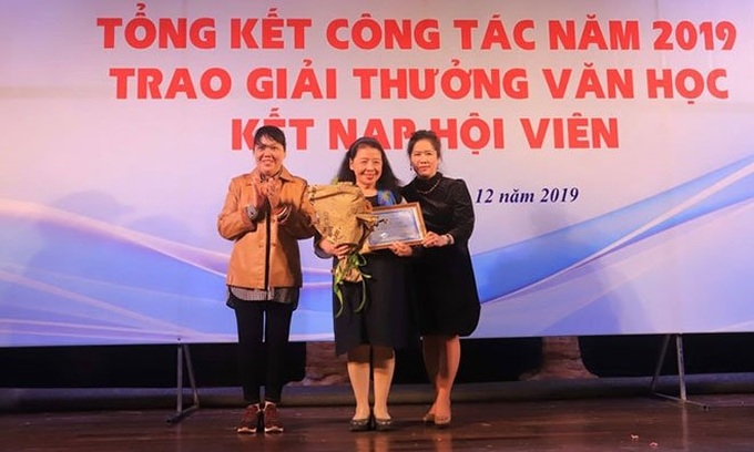 Hanoi’s writer honoured with lifelong literary achievement award - 1 Hanoi’s writer honoured with lifelong literary achievement award - 1