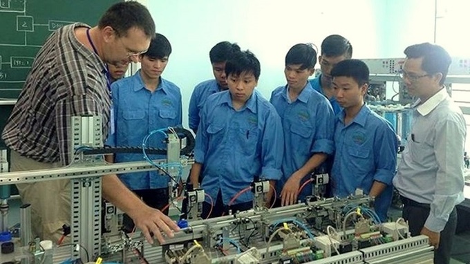 Nearly 52,000 foreign workers participate in social insurance - 1