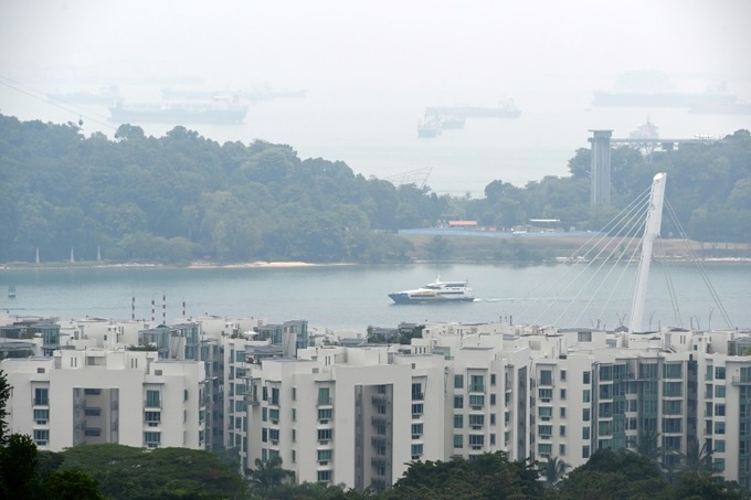 Singapore air 'unhealthy' ahead of F1 race - 1