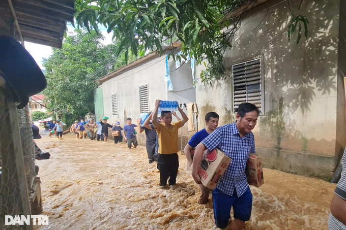 Flood victims in Nghe An need support - 5