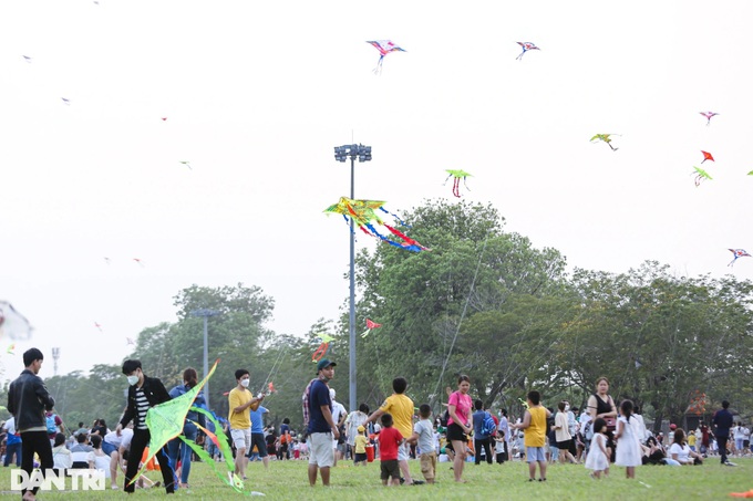 Thousands of kites fly at Hue festival - 2