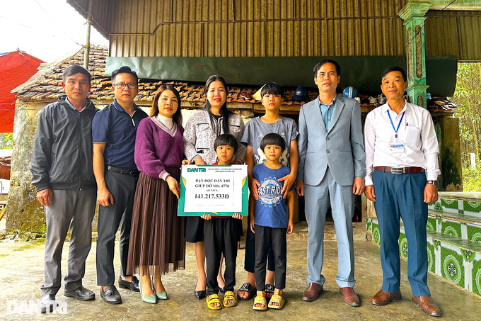 Dantri/DTiNews readers support poor family in Nghe An - 2 Dantri/DTiNews readers support poor family in Nghe An - 2