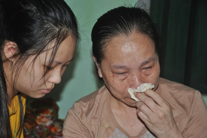 Young girl calls for help for terminally-ill mother - 1 Young girl calls for help for terminally-ill mother - 1