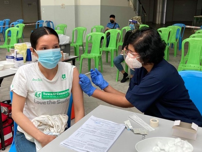 Embassy assists vaccination campaign for Vietnamese expats in Malaysia - 1 Embassy assists vaccination campaign for Vietnamese expats in Malaysia - 1