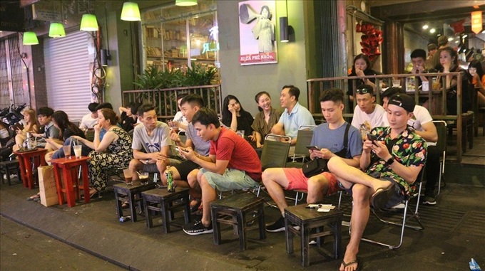 Many services in HCM City suspended for Covid-19 prevention - 1