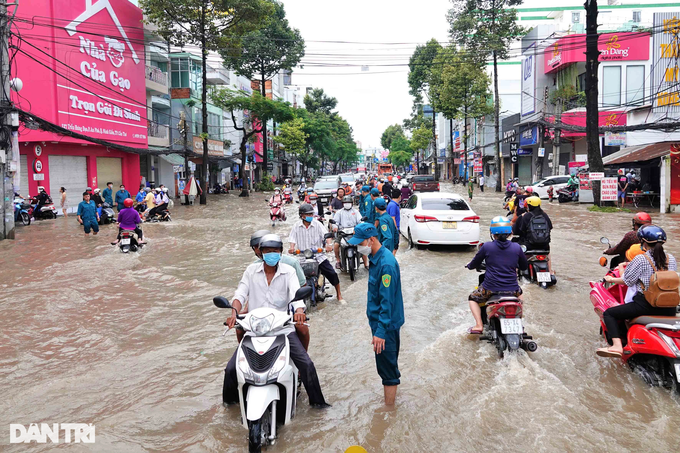 Rising tides serious flood Can Tho City - 2