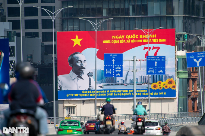 HCMC streets decorated for National Day celebration - 5