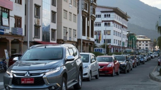 Car boom brings gridlock misery to 'green and happy' Bhutan - 1