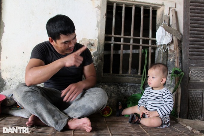 Disabled couple seeks help for little son - 2