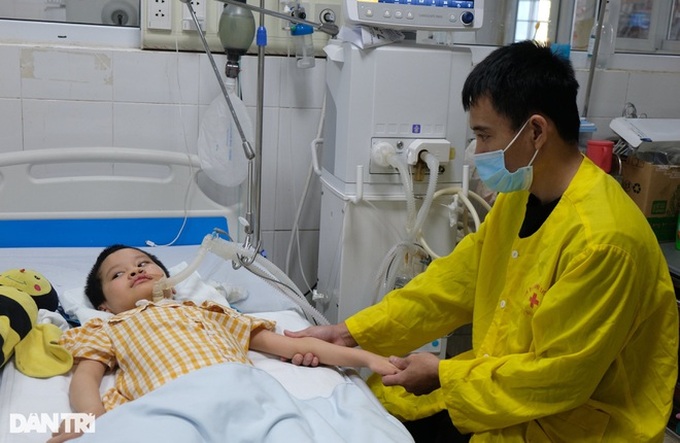 Man seeking help for ailing wife and child - 1