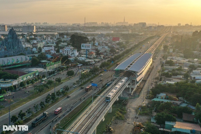 Ho Chi Minh City metro begins trial run - 1