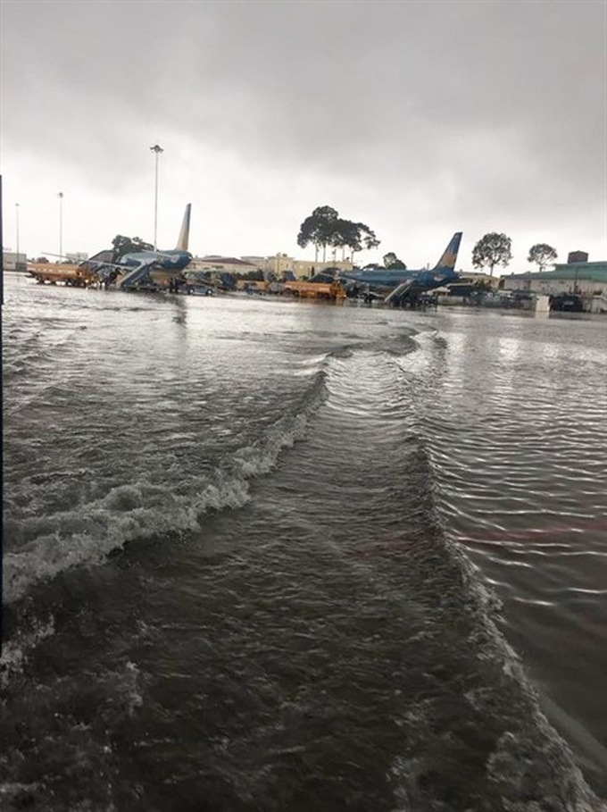 Tan Son Nhat airport at risk of flooding during rainy season - 1 Tan Son Nhat airport at risk of flooding during rainy season - 1