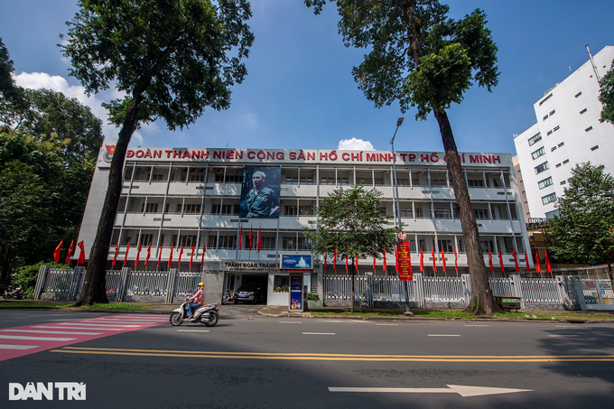 HCMC streets decorated for National Day celebration - 9