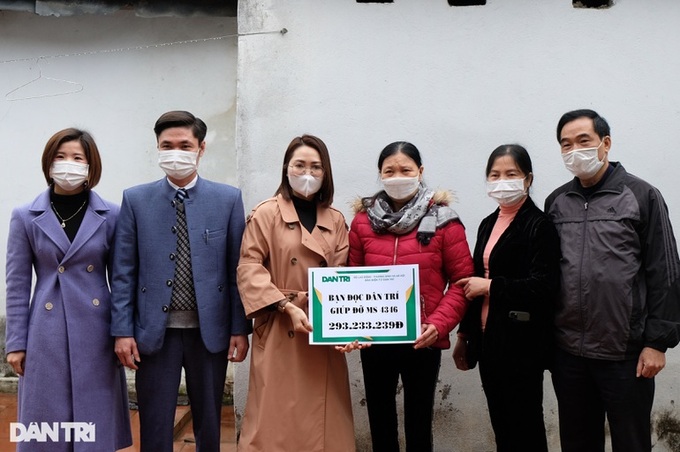 Sick family receive over VND400 million in donations - 1 Sick family receive over VND400 million in donations - 1