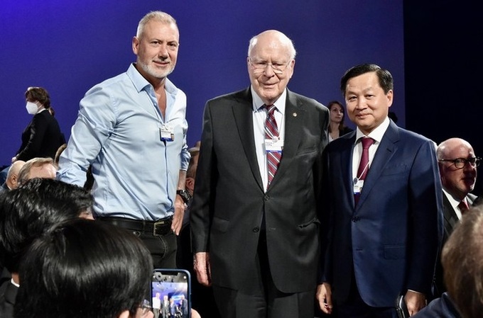 Vietnam puts forward numerous important proposals at WEF Davos 2022 - 2