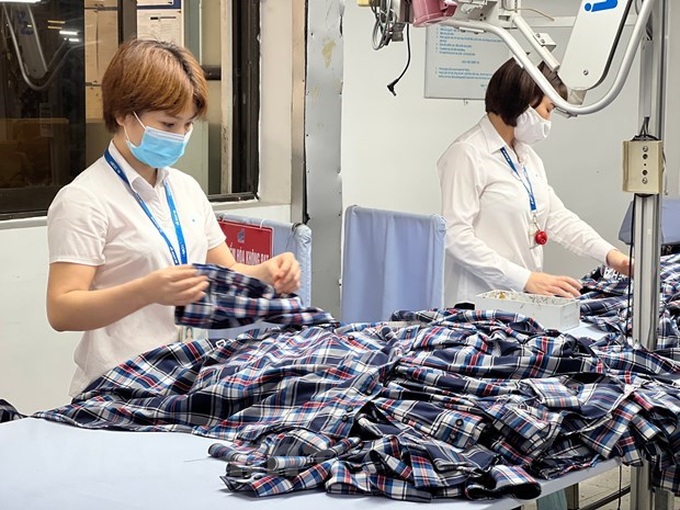 FDI sector posts over USD14 billion  in four-month trade surplus - 1