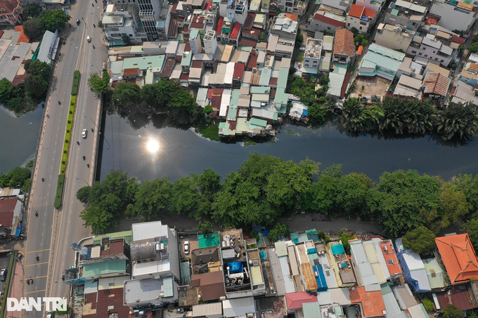 HCM City canal awaits two-decade late upgrade - 7