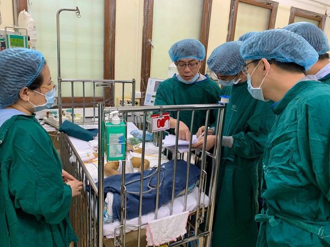 Successful liver transplant operation for smallest Vietnam patient yet - 1