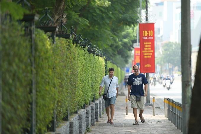 Hanoi streets decorated for Liberation Day celebration - 4