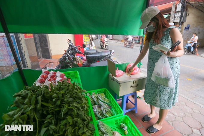 Grocery kiosks without sellers launched in Hanoi - 3 Grocery kiosks without sellers launched in Hanoi - 3