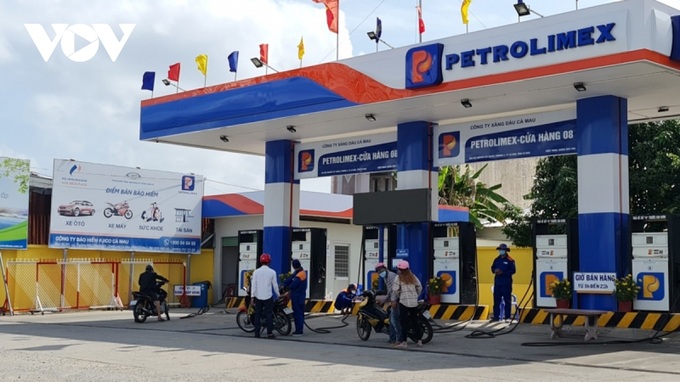 Petrol prices in Vietnam set new record - 1