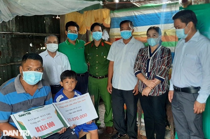 Single father gets financial help after suffering from a stroke - 1