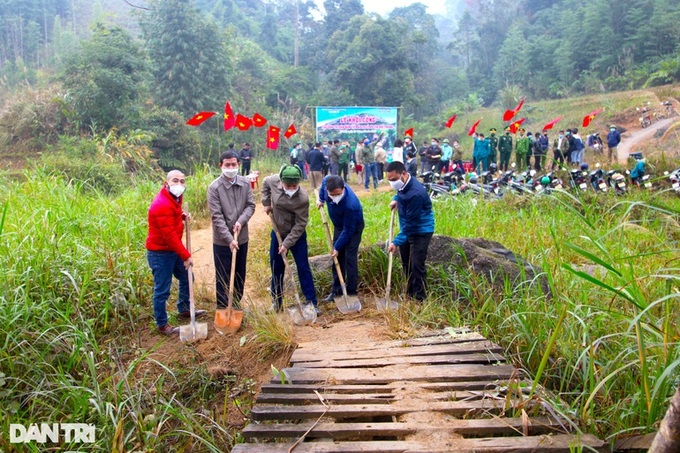 Work starts on Dantri/DTiNews bridge in Nghe An - 2