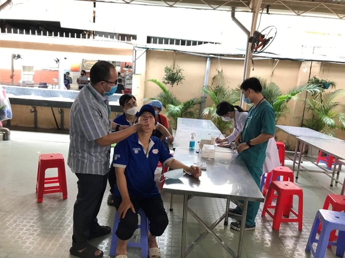 HCM City sees surge in students with respiratory problems - 1