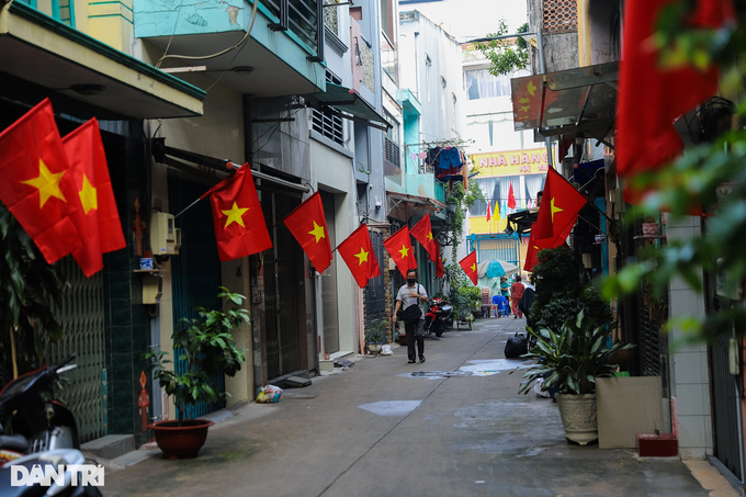 HCMC streets decorated for National Day celebration - 3