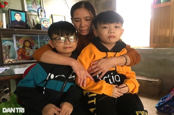 Poor couple receive help to save ailing children - 2