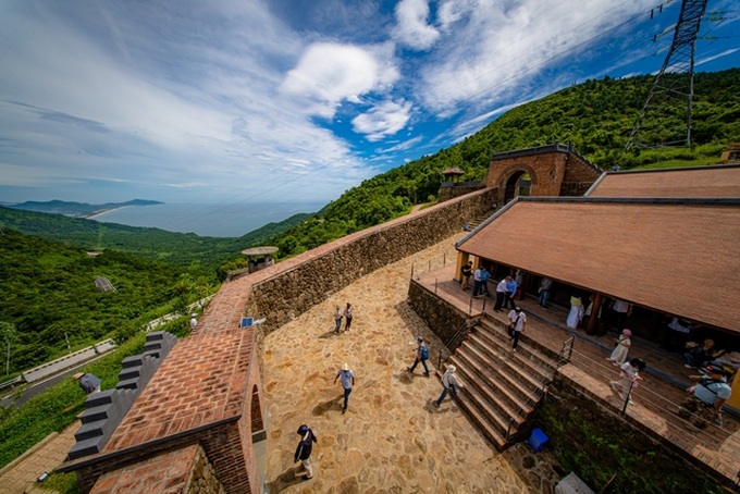 Hai Van Gate attracts visitors after being restored - 7