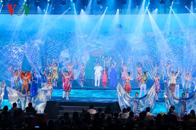 Halong Carnival kicks off in Quang Ninh - 1