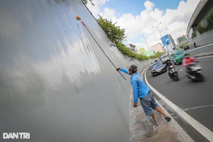 Many HCM City bridges, tunnels get makeover - 3