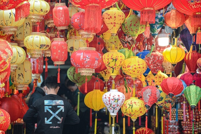 Hanoi street full of Tet colours - 7 Hanoi street full of Tet colours - 7